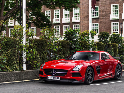 Mercedes-benz SLS