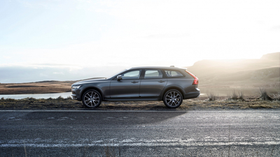 Cross Country, V90, Silver, 2017, Road, Drive