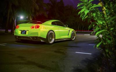 Nissan GTR Green