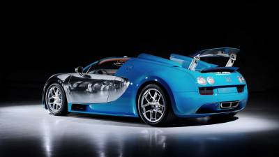 Синий Bugatti Veyron