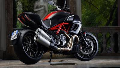 Красный Ducati