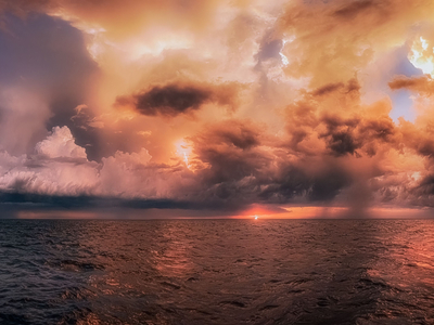 Море