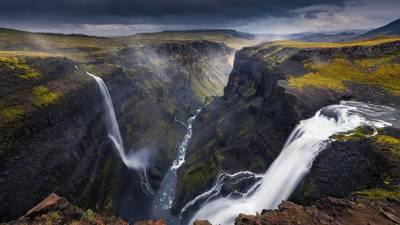 Водопад в Исландии