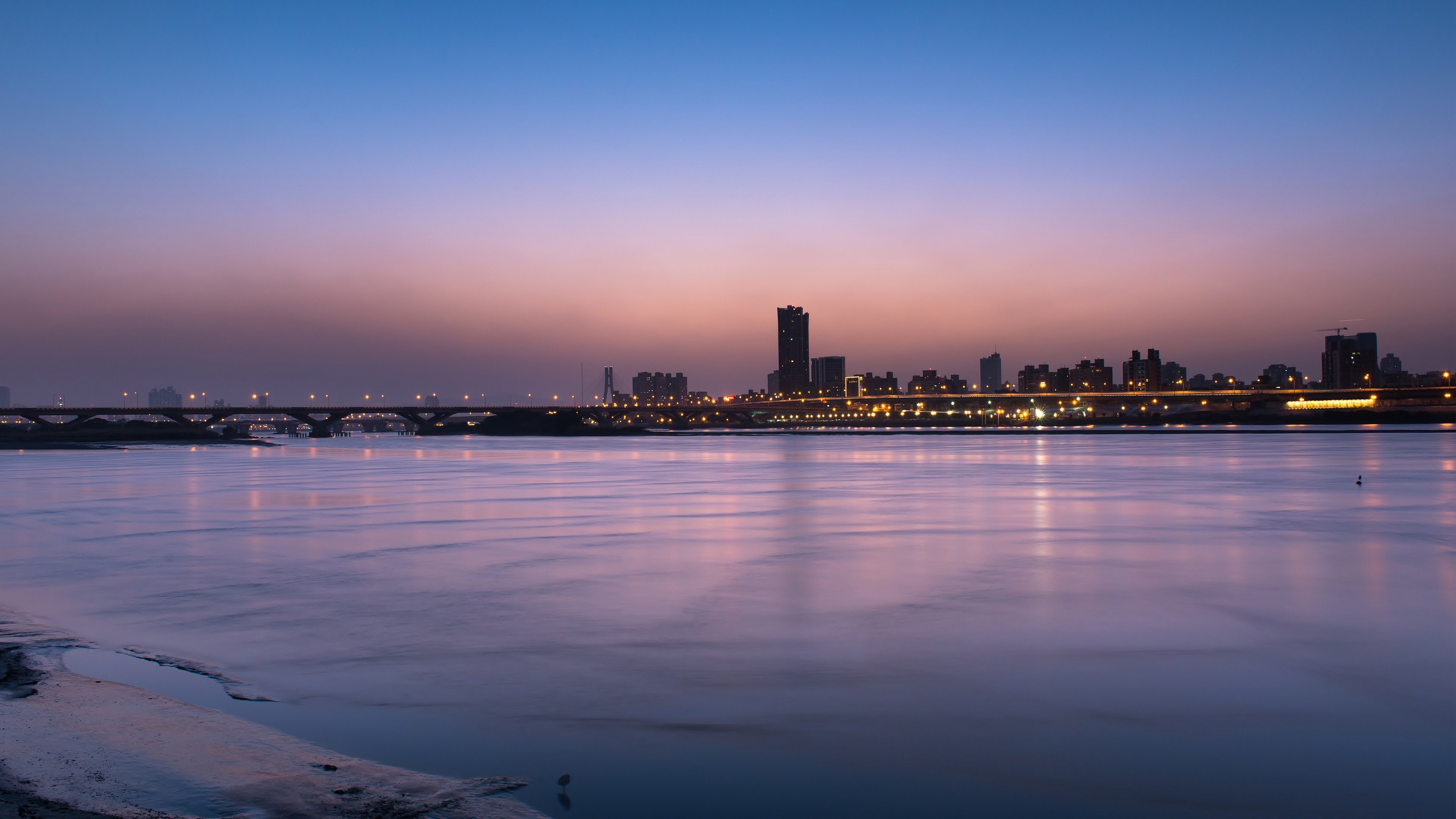 Вечерний город